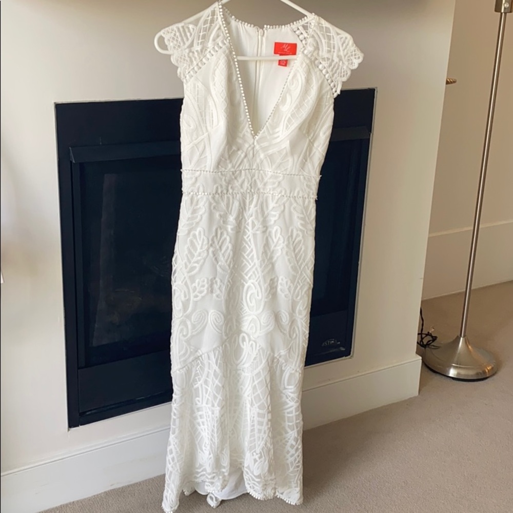 Monique Lhuillier white lace dress